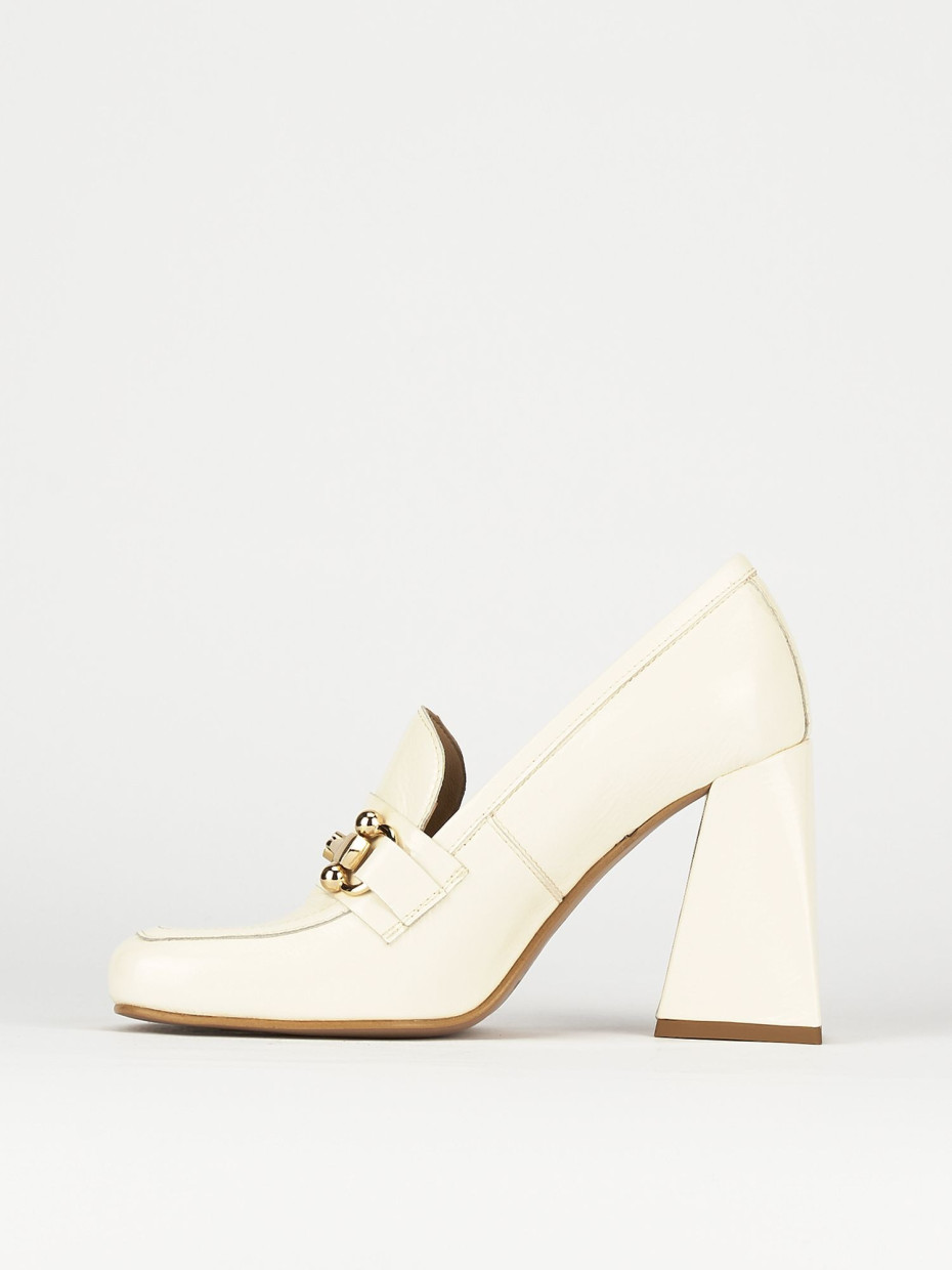 Mocassini tacco 9cm vernice beige