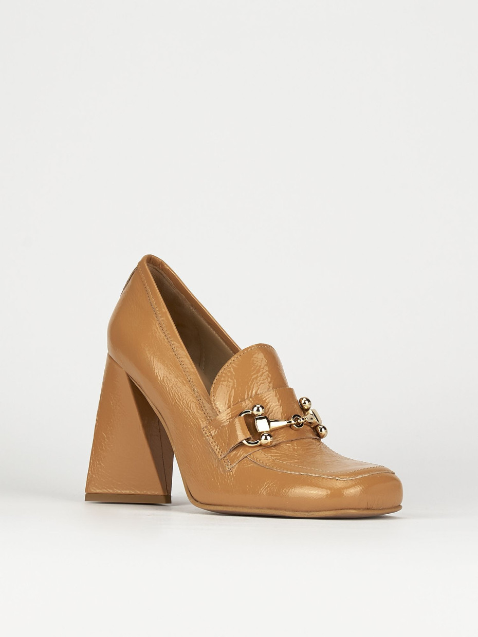 Mocassini tacco 9cm vernice marrone