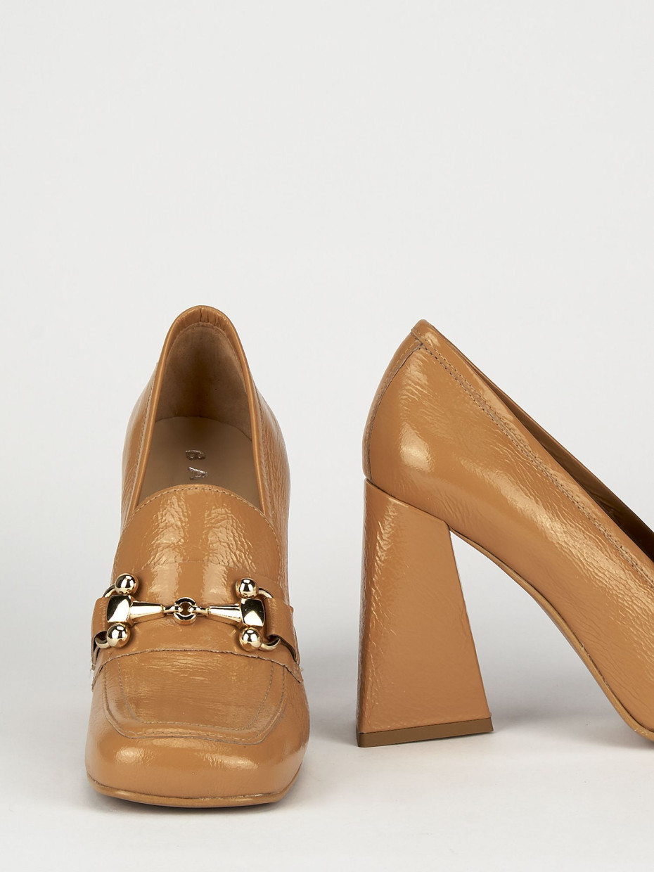 Mocassini tacco 9cm vernice marrone