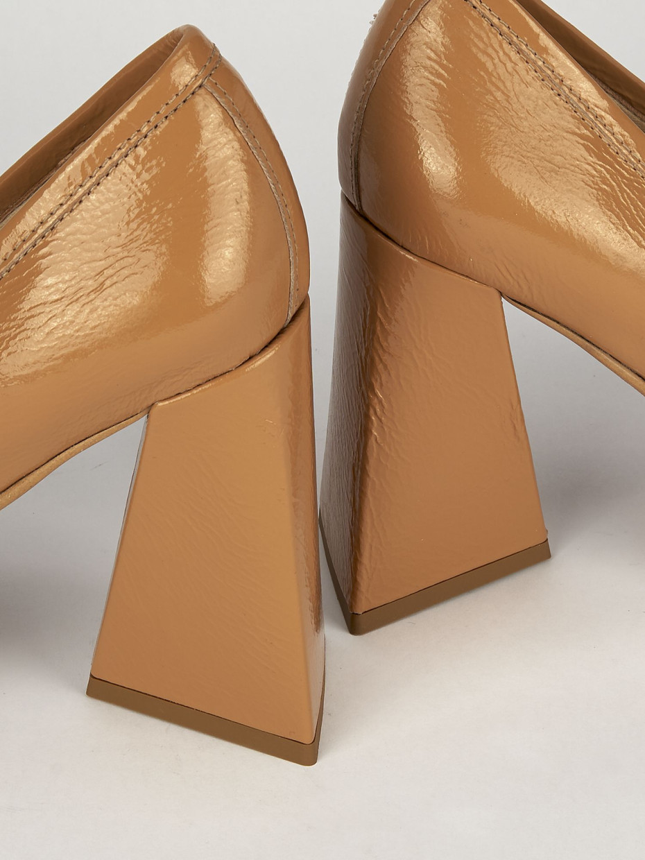 Mocassini tacco 9cm vernice marrone