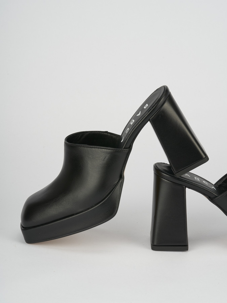 Sabot woman heel 9 cm black leather | Barca Stores