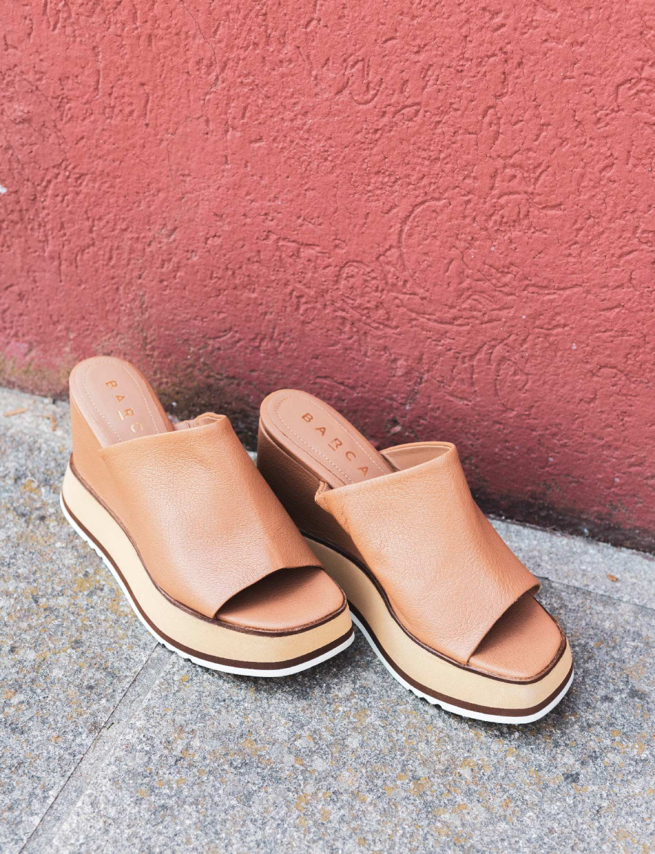 Slippers heel 10 cm brown leather