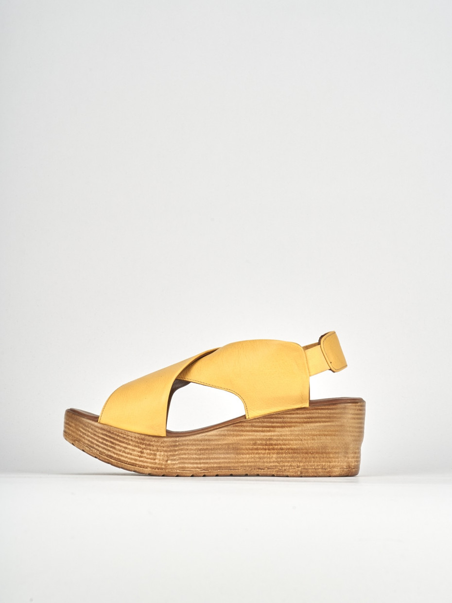 Wedge heels heel 6 cm yellow leather