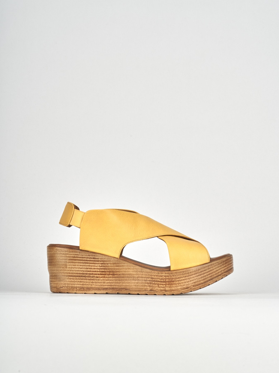 Wedge heels heel 6 cm yellow leather