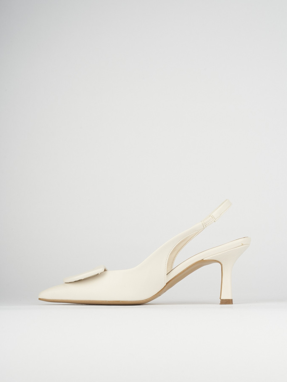 White pumps size 7 sales