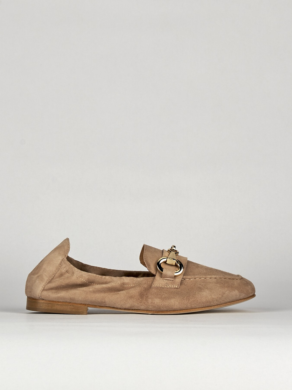 Mocassino tacco 1 cm beige camoscio