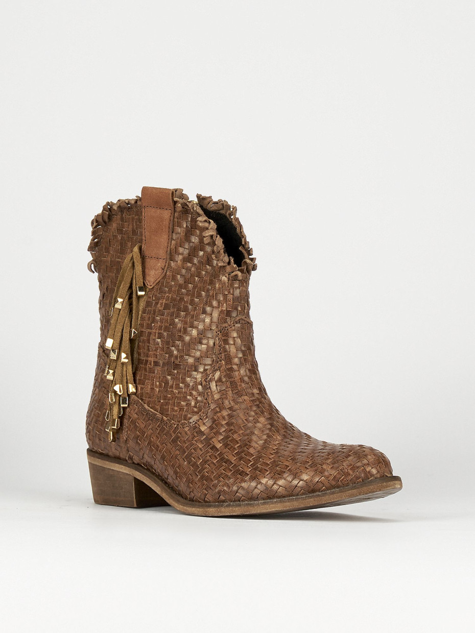 Stivaletti tacco 2cm pelle beige