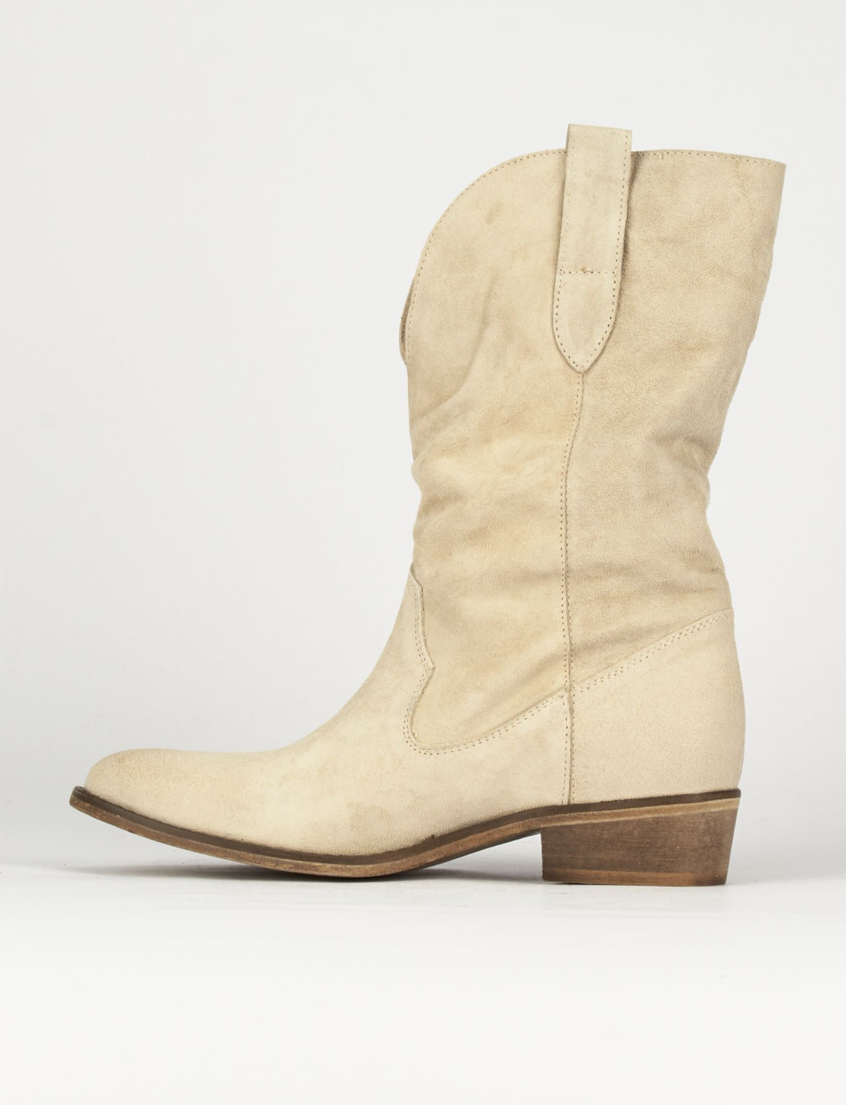 Low heel boots heel 2 cm beige chamois