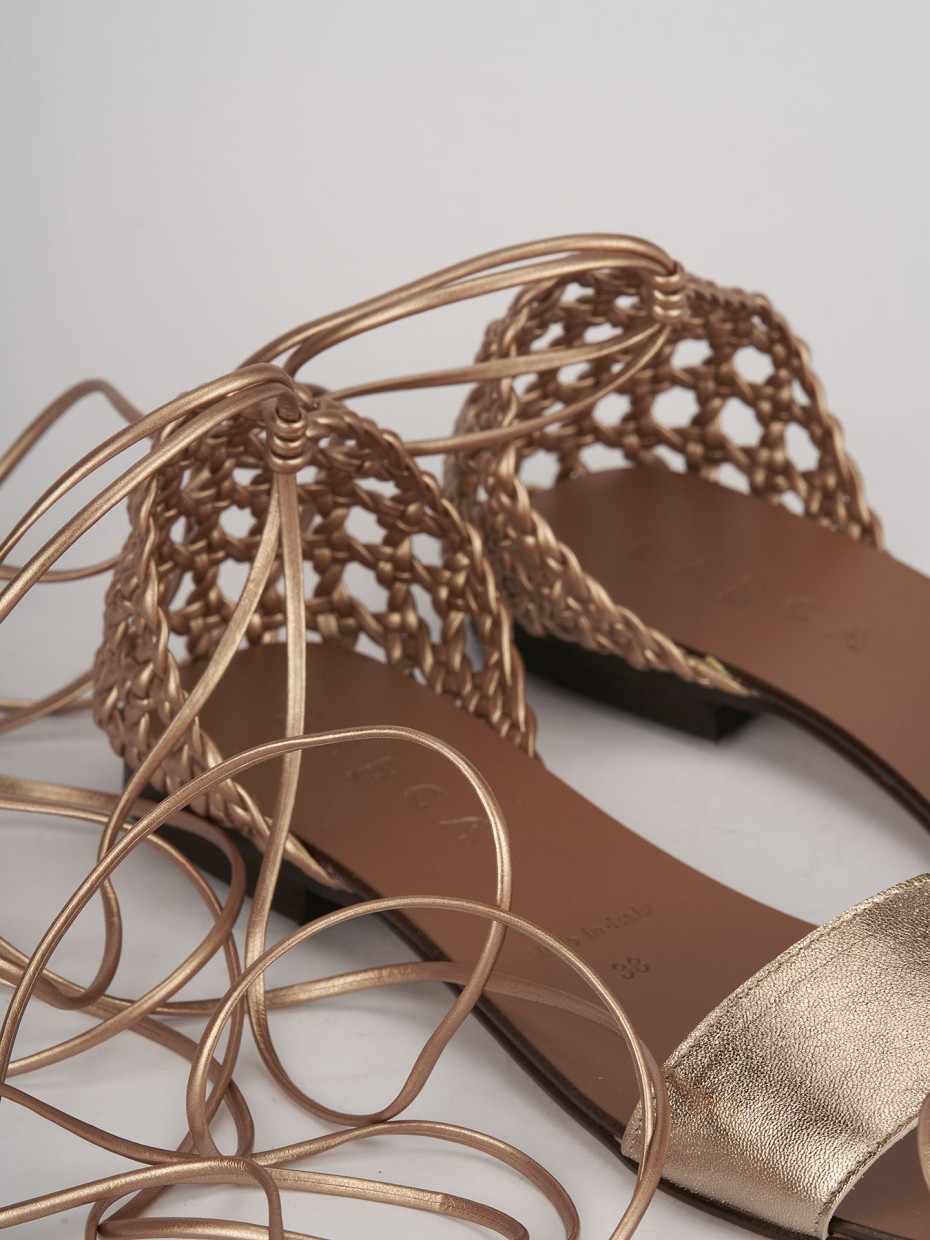 Low heel sandals heel 1 cm bronze leather