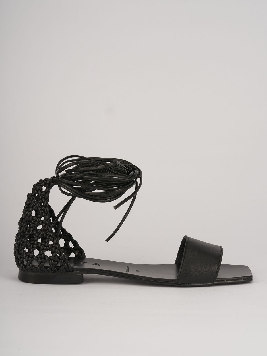 Low heel sandals heel 1 cm black leather