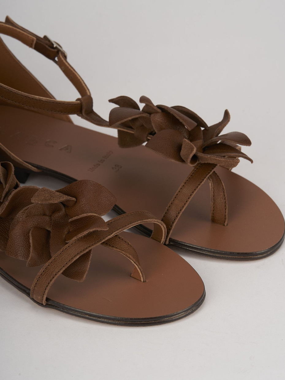 Low heel sandals heel 1 cm brown leather