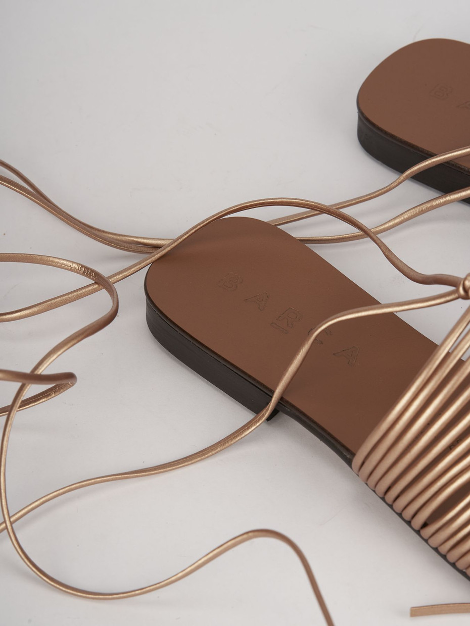 Low heel sandals heel 1 cm bronze leather