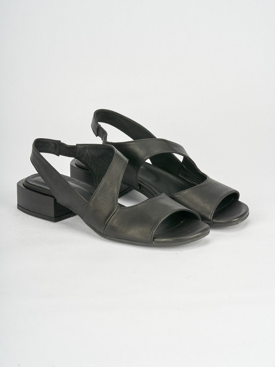 Low heel sandals heel 3 cm black leather