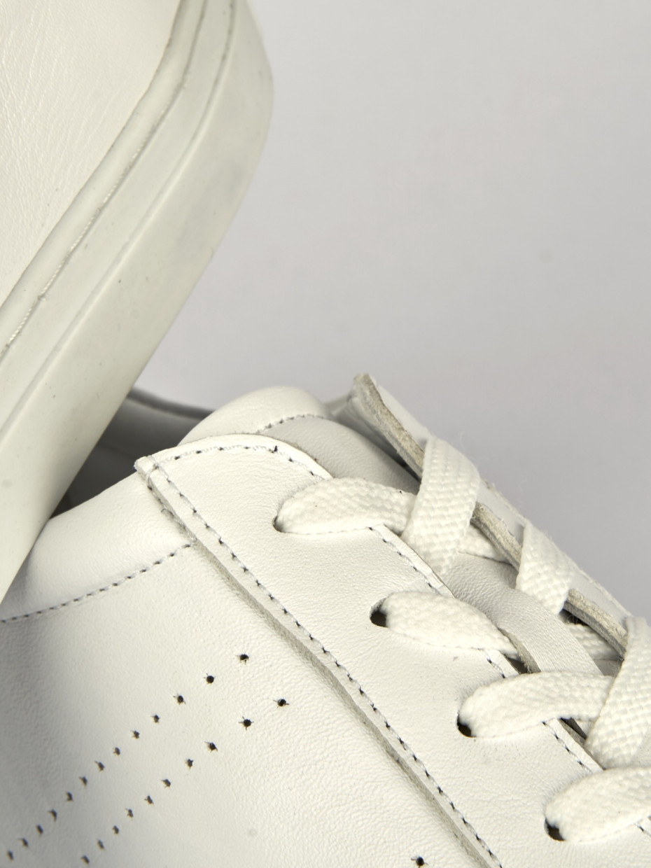 Sneakers white leather