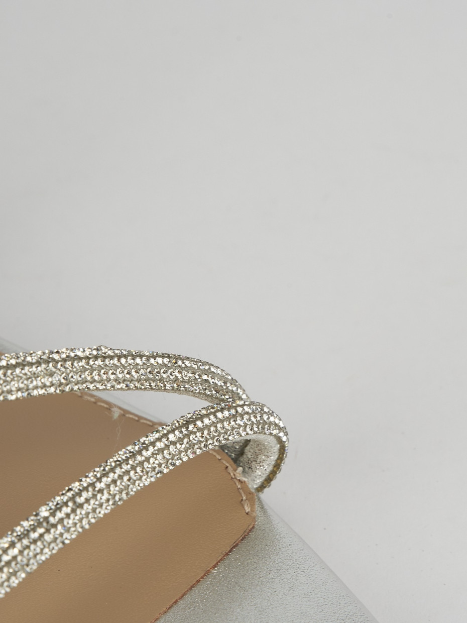Low heel sandals heel 1 cm silver leather