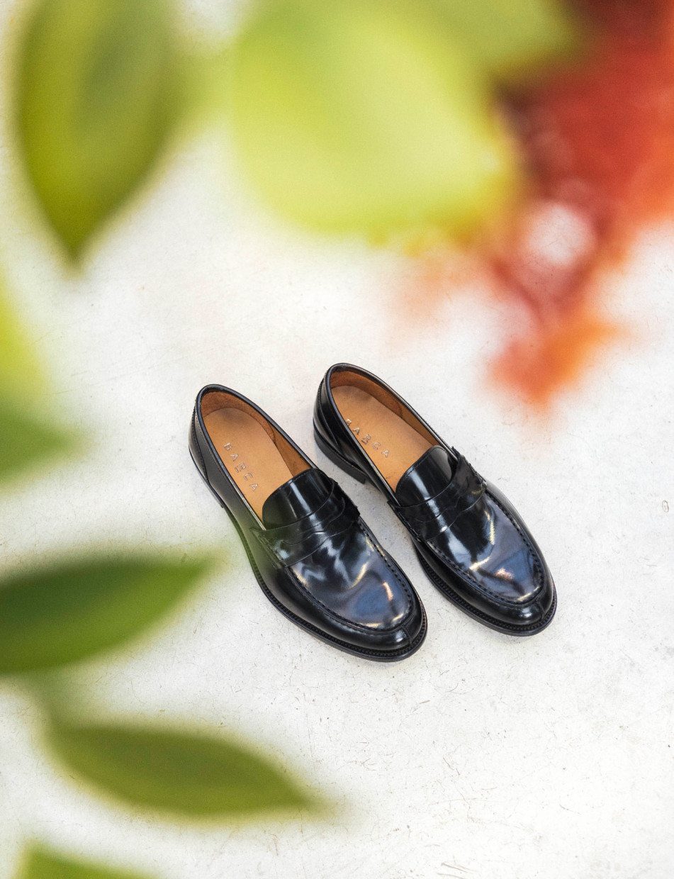 Loafers heel 2 cm black leather