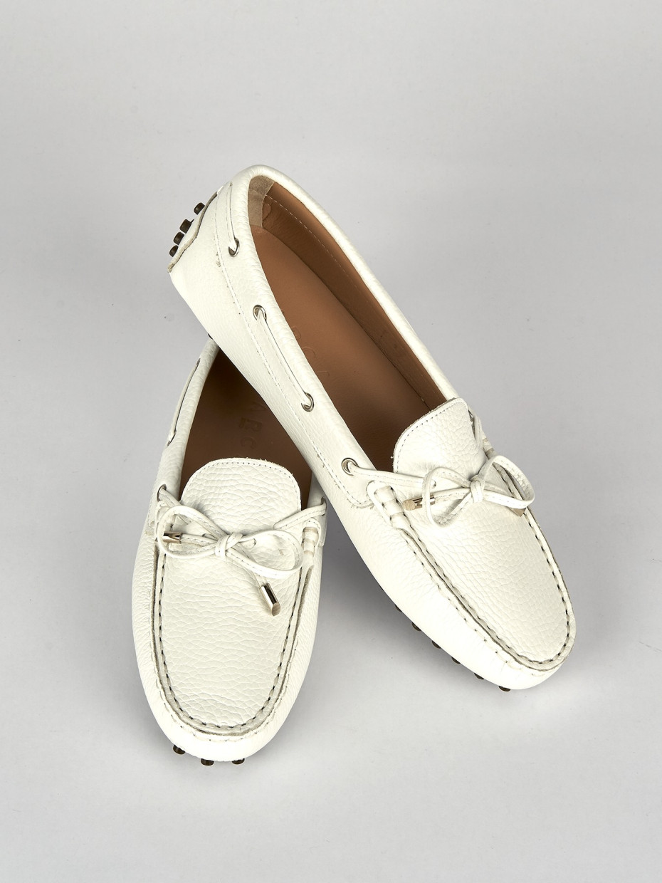 Loafers heel 1 cm white leather
