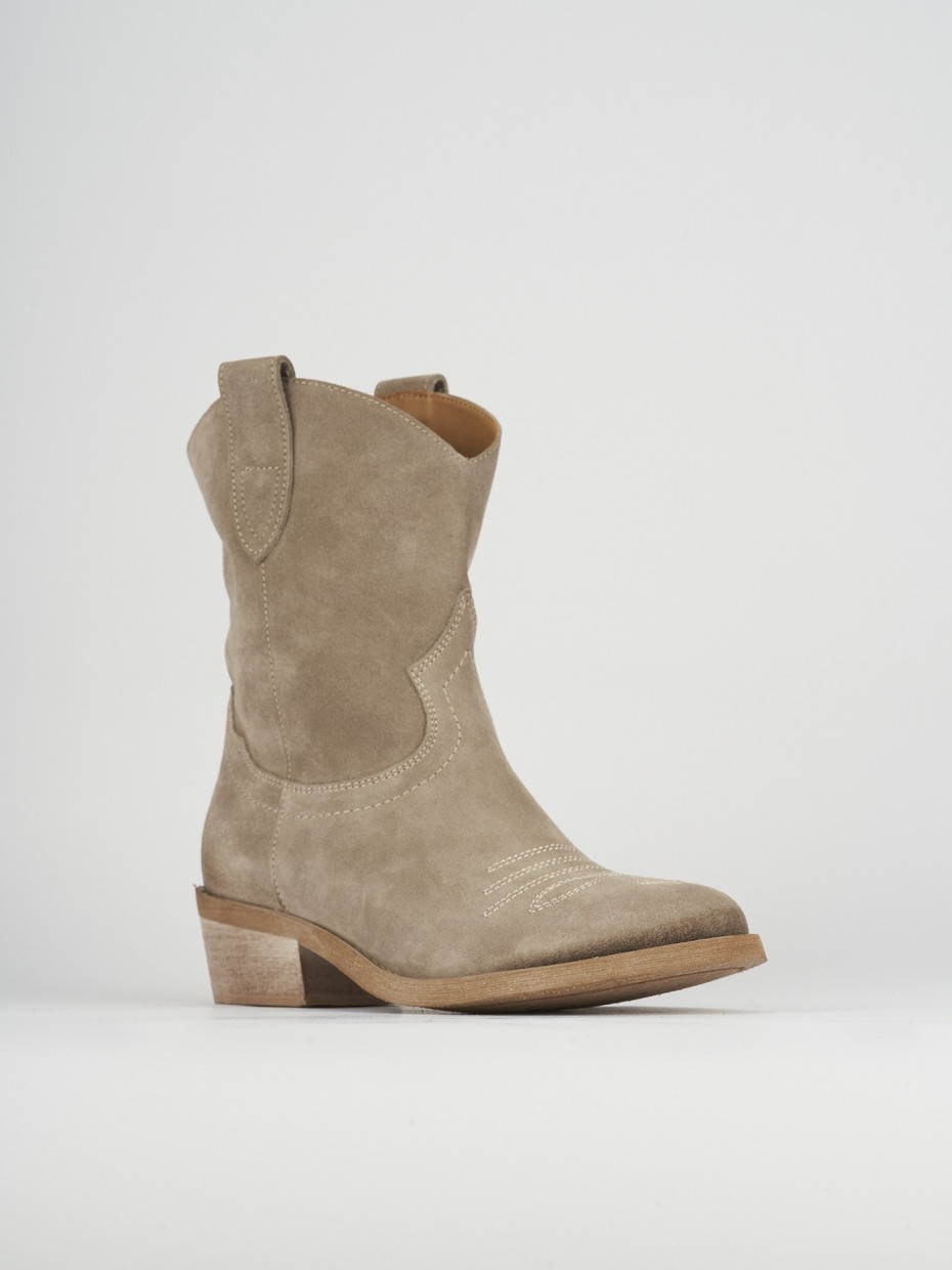 Low heel ankle boots heel 2 cm beige chamois