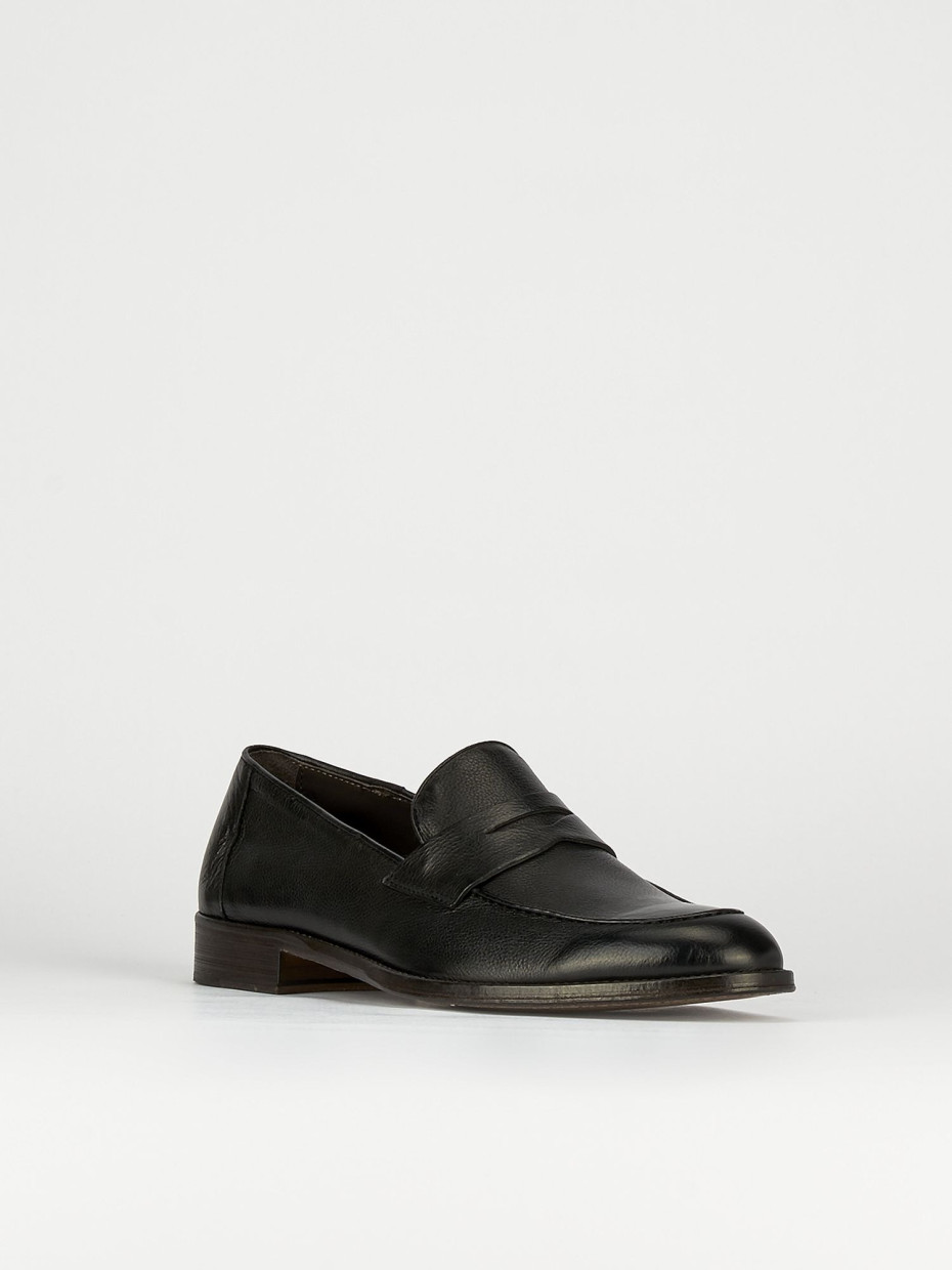 Loafers heel 1 cm black leather