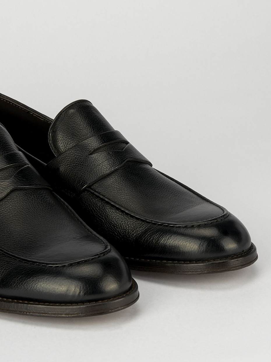 Loafers heel 1 cm black leather