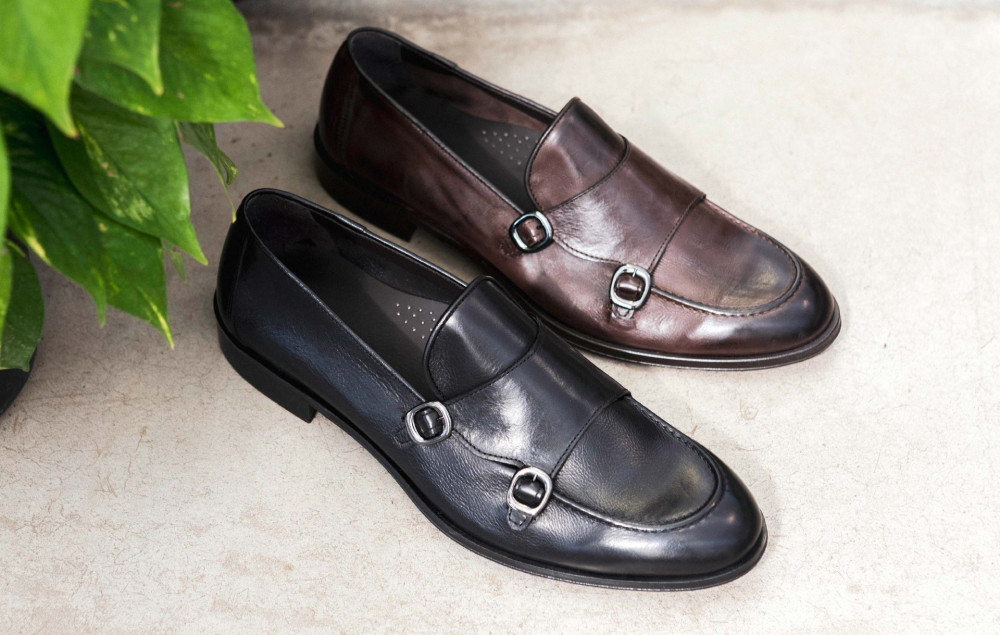 Loafers heel 1 cm black leather
