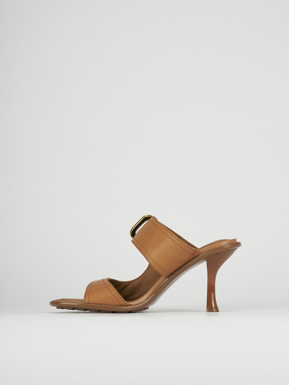 Slippers heel 9 cm brown leather