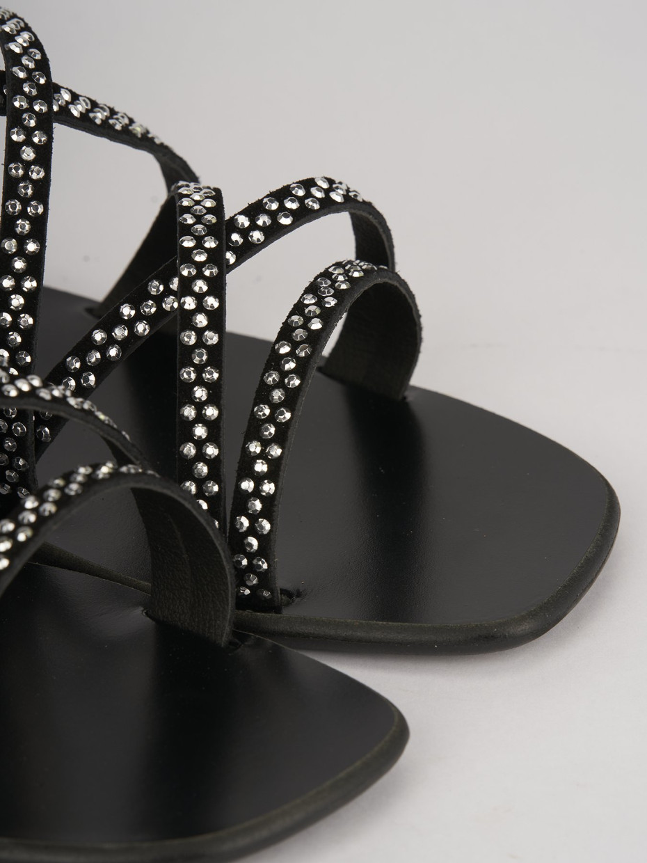 Low heel sandals heel 1 cm black leather