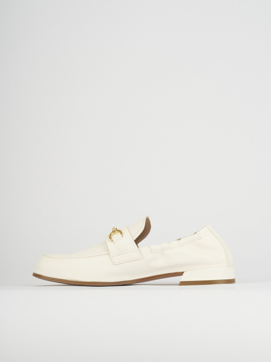 Mocassino tacco 1 cm beige pelle