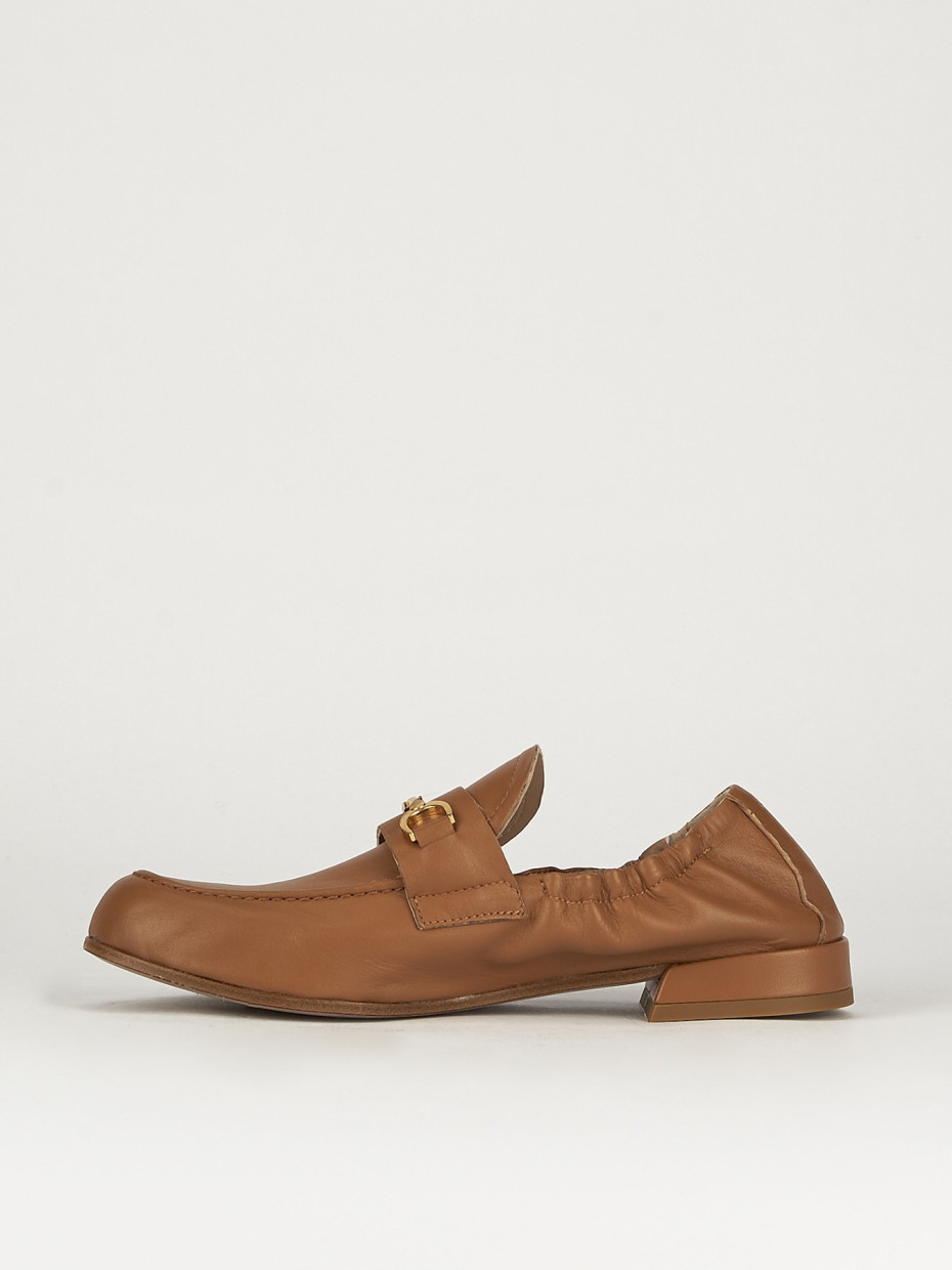 Mocassino tacco 1 cm marrone pelle