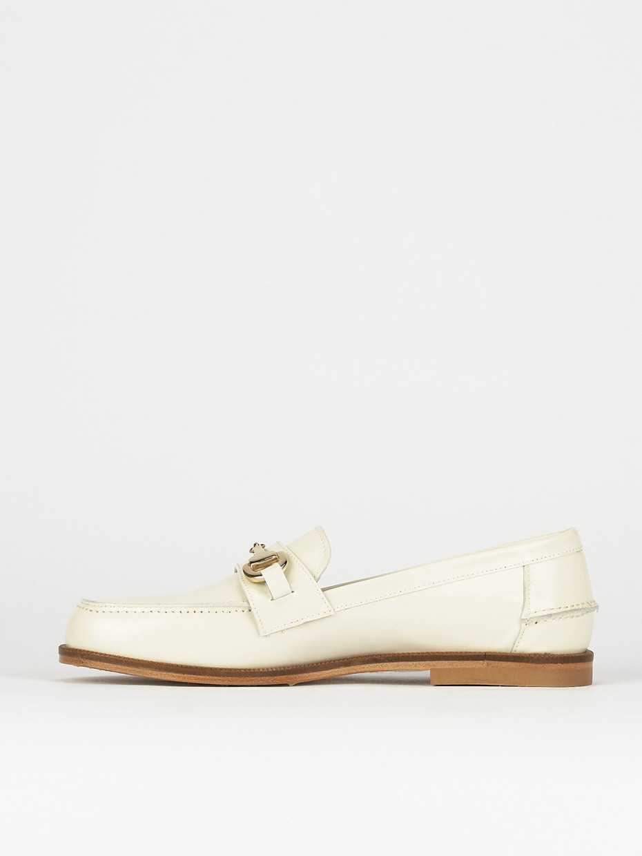 Mocassini tacco 2cm pelle beige