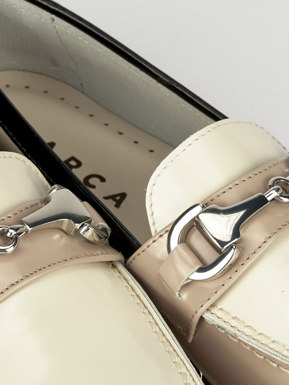 Mocassini tacco 2cm pelle beige