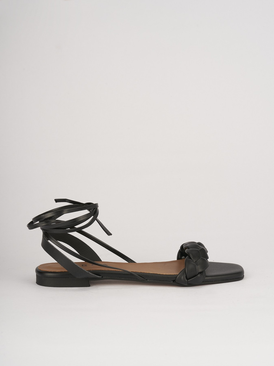 Low heel sandals heel 1 cm black leather