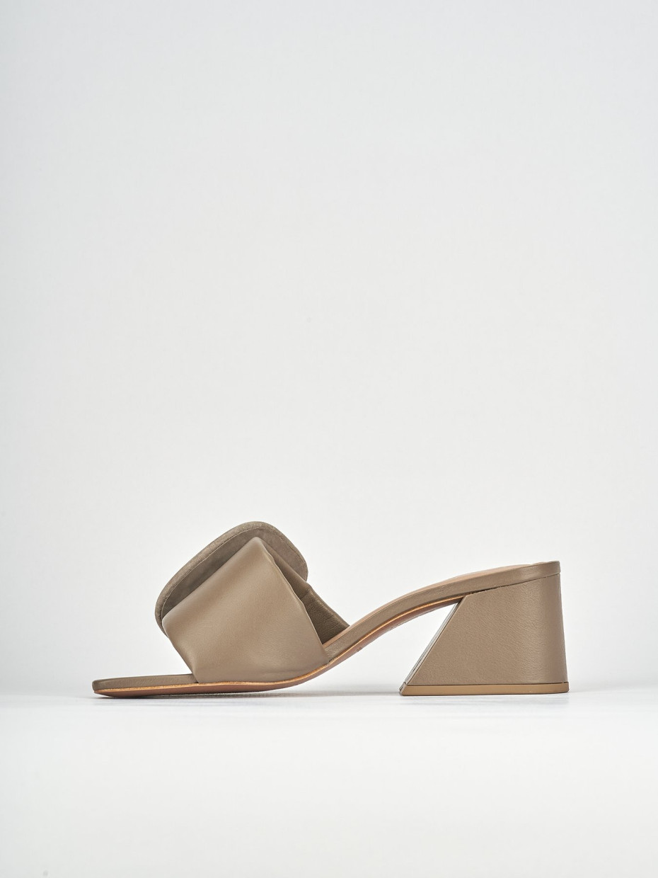 Slippers heel 6 cm dark brown leather