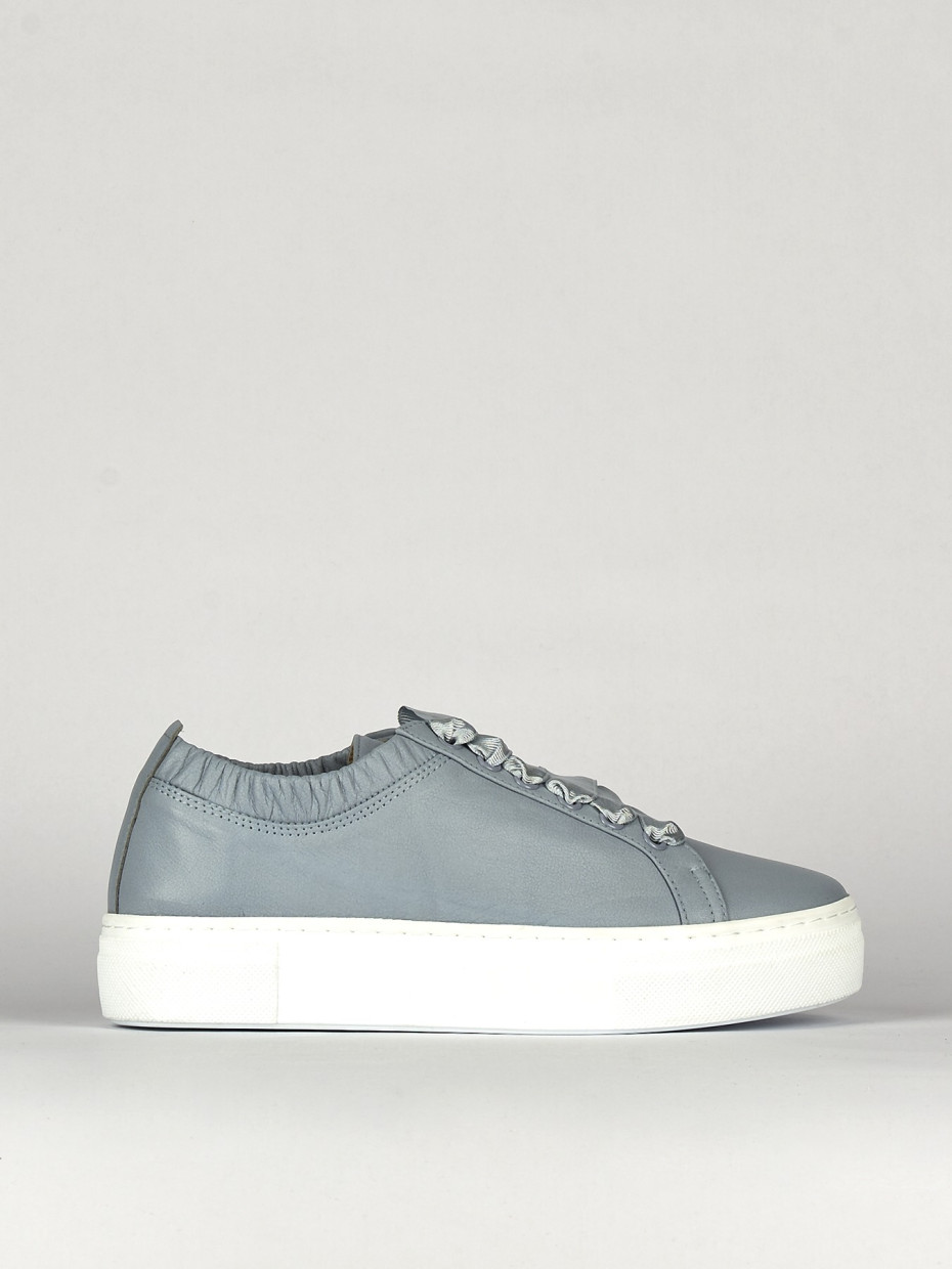 Sneakers light blue leather