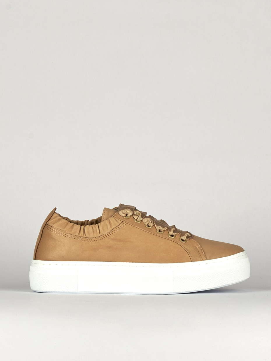 Sneakers beige leather