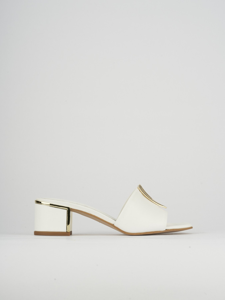 Slippers heel 5 cm white leather