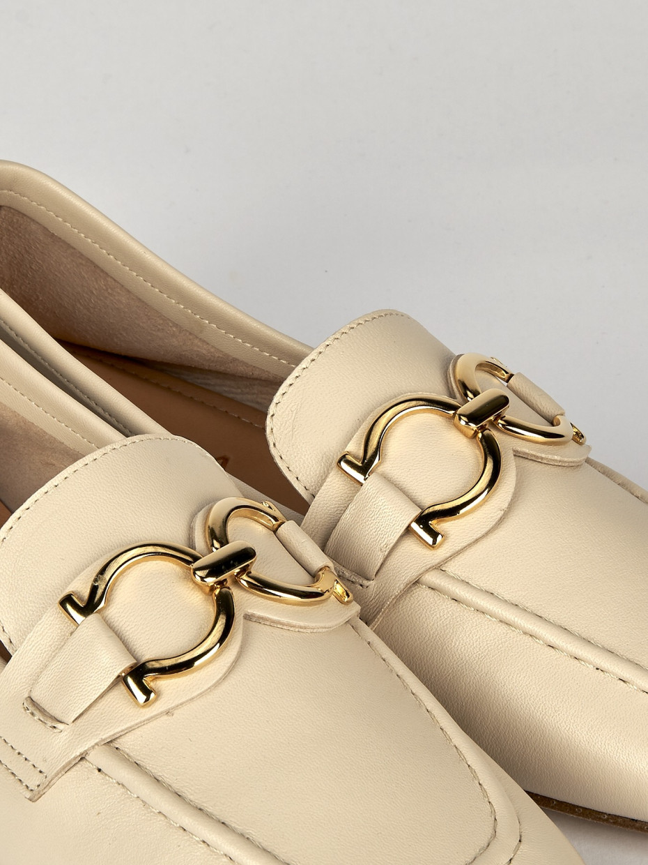 Mocassino tacco 1 cm beige pelle