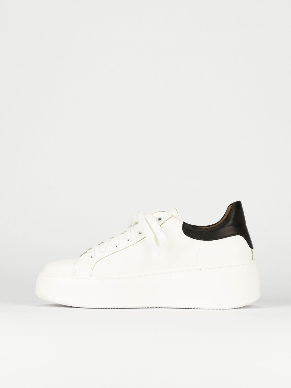 Sneakers white leather