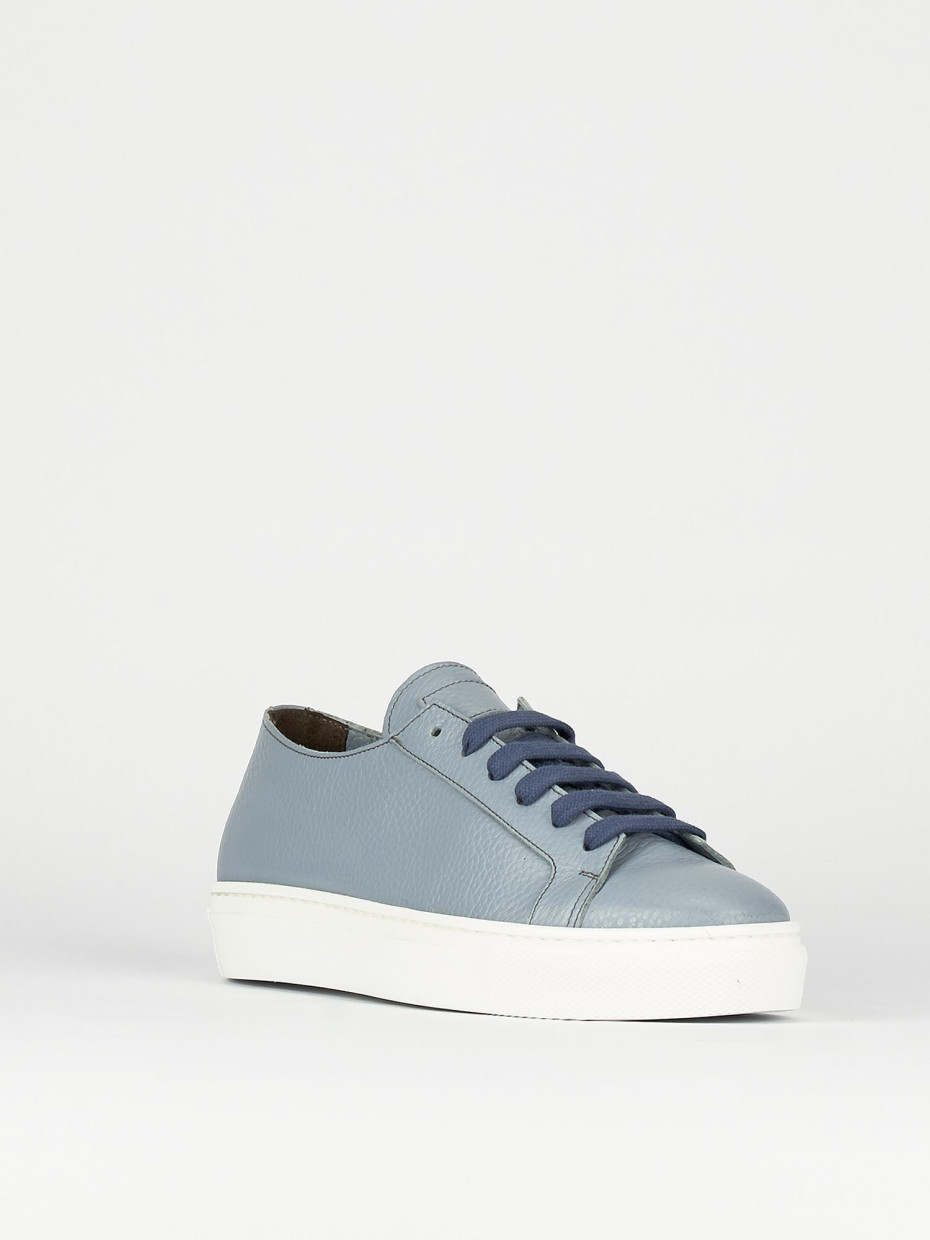 Sneakers light blue leather