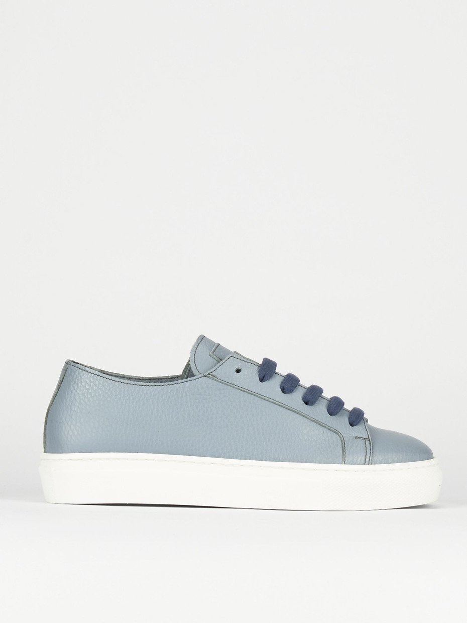 Sneakers light blue leather