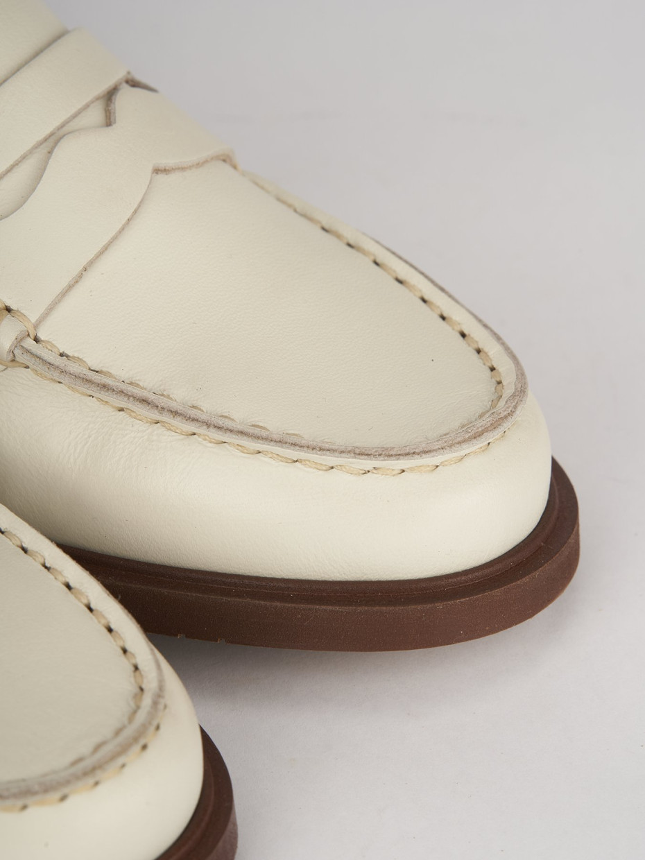 Mocassini tacco 1cm pelle beige