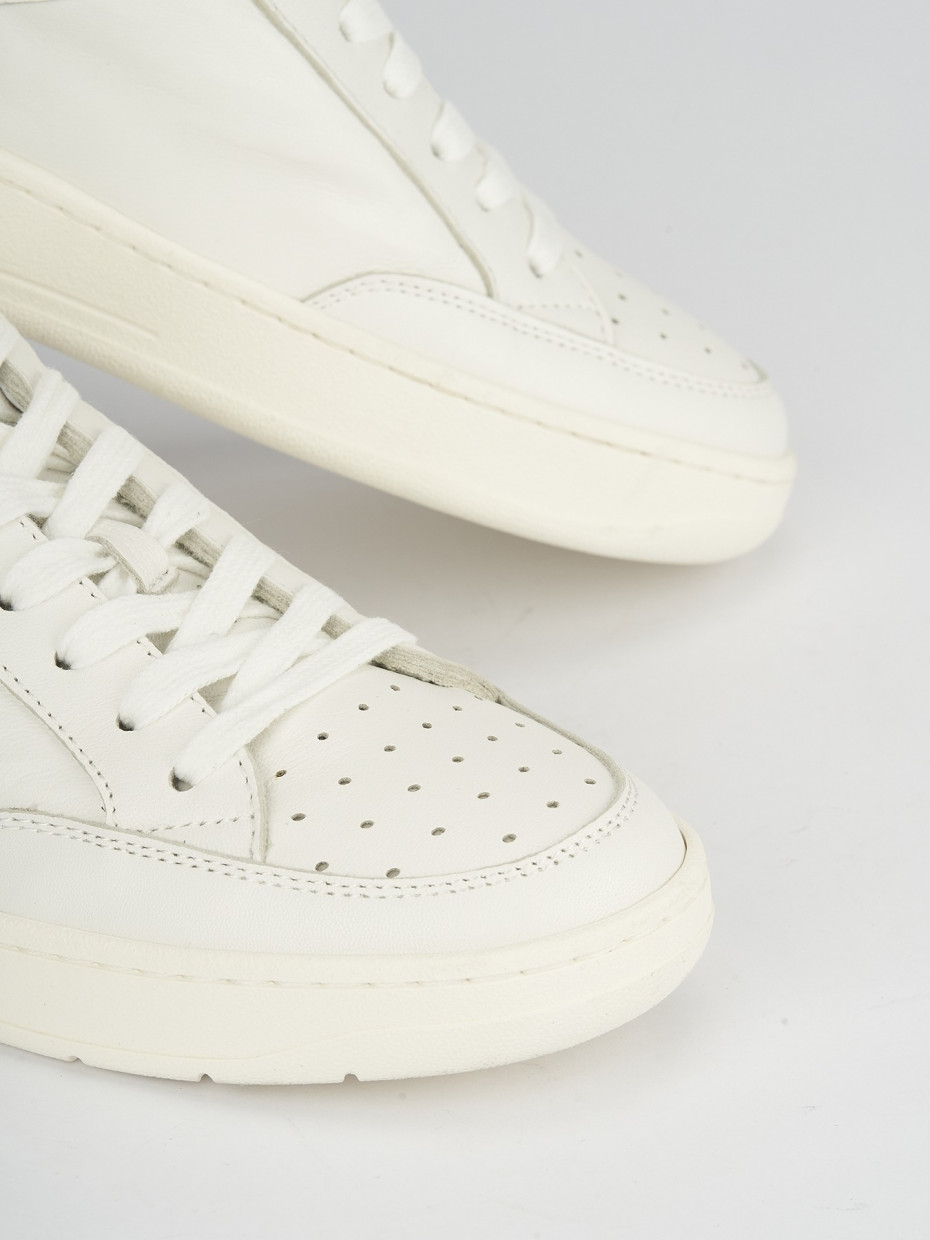 Sneakers white leather