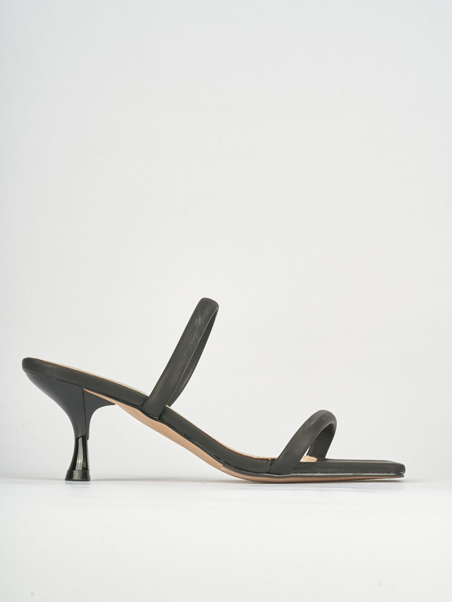 Slippers heel 5 cm black leather