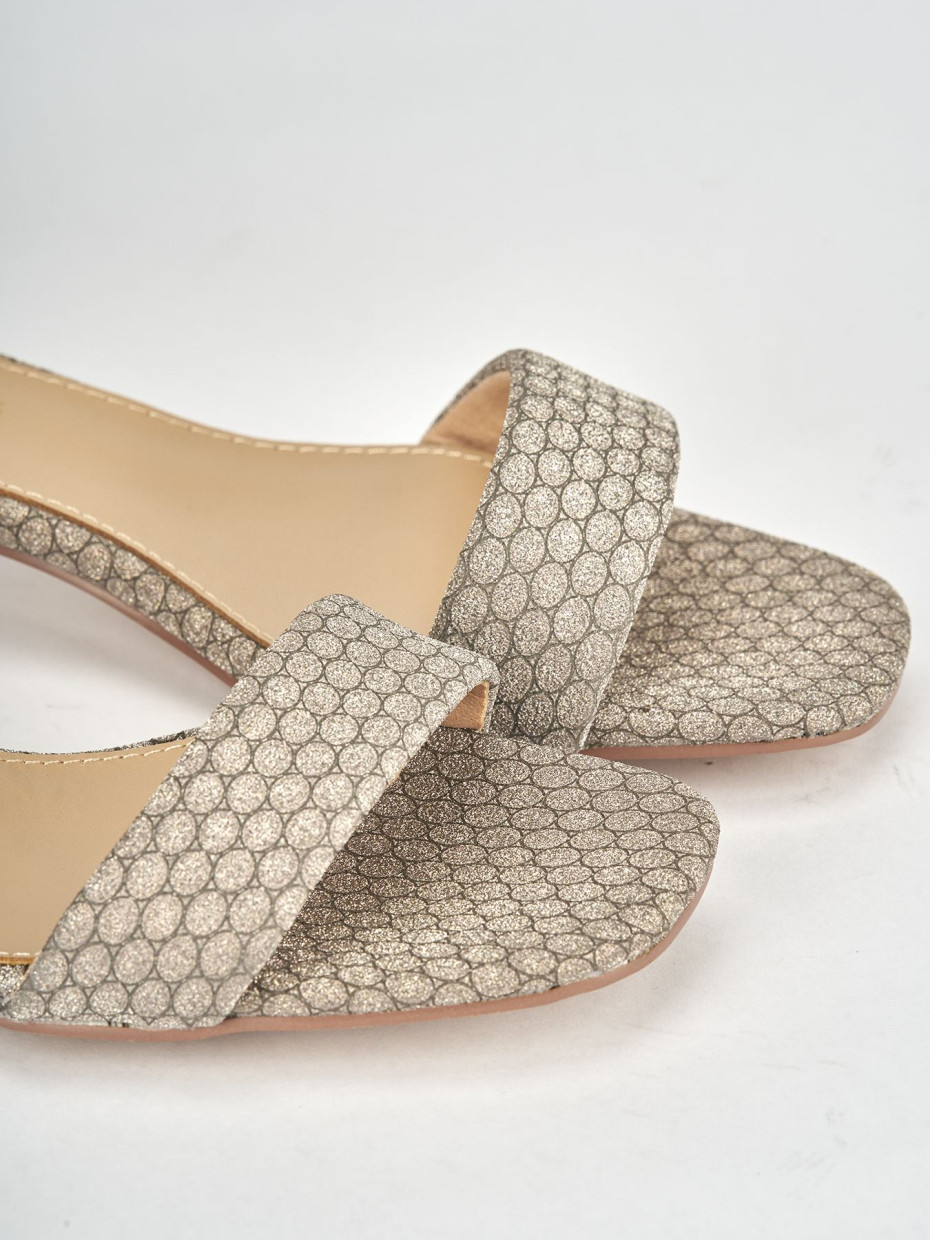 Low heel sandals heel 3 cm bronze leather