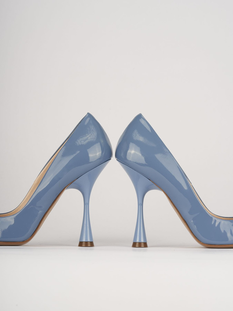 Decolte' tacco 9 cm azzurro vernice