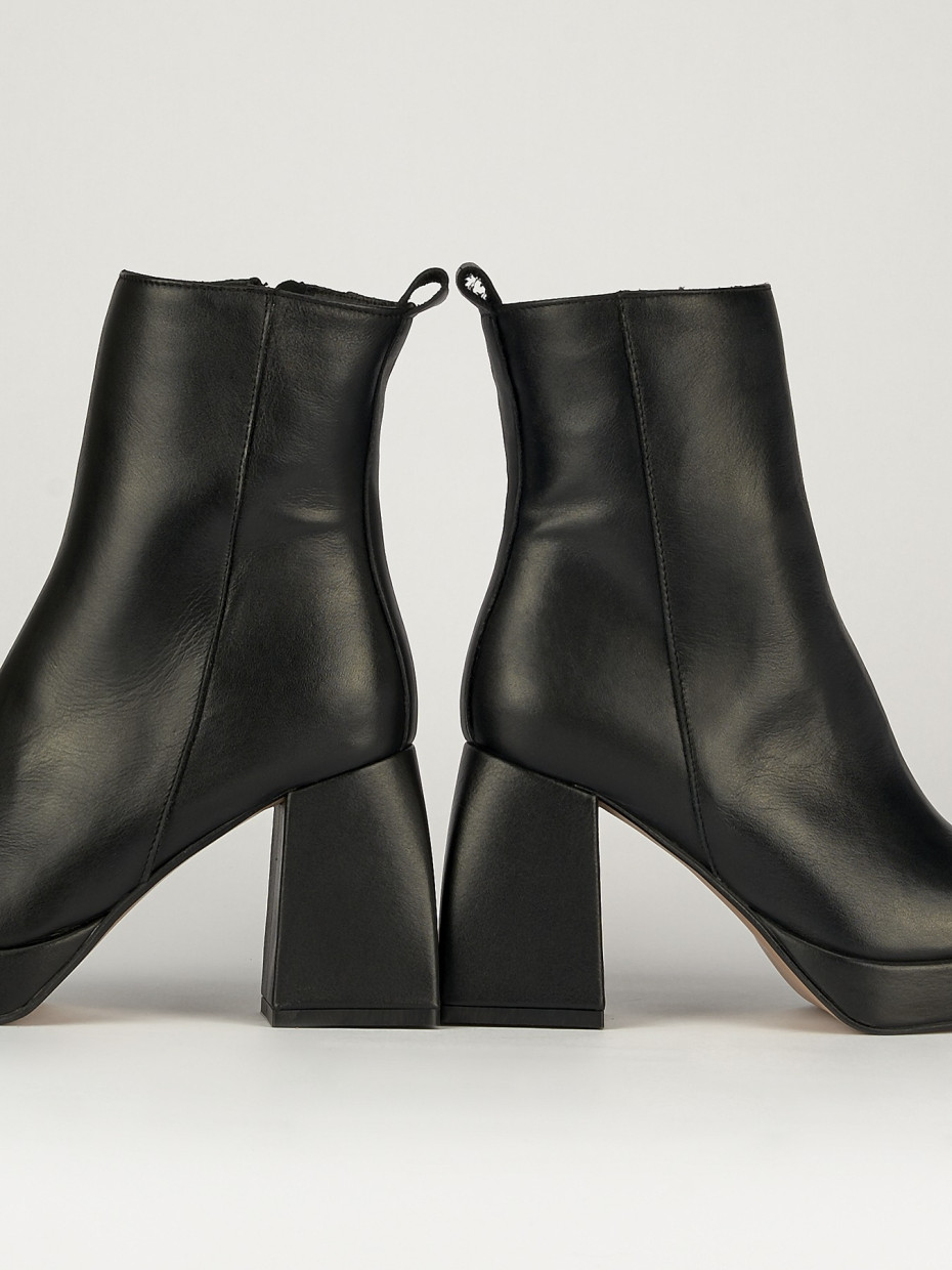 High heel ankle boots heel 8 cm black leather