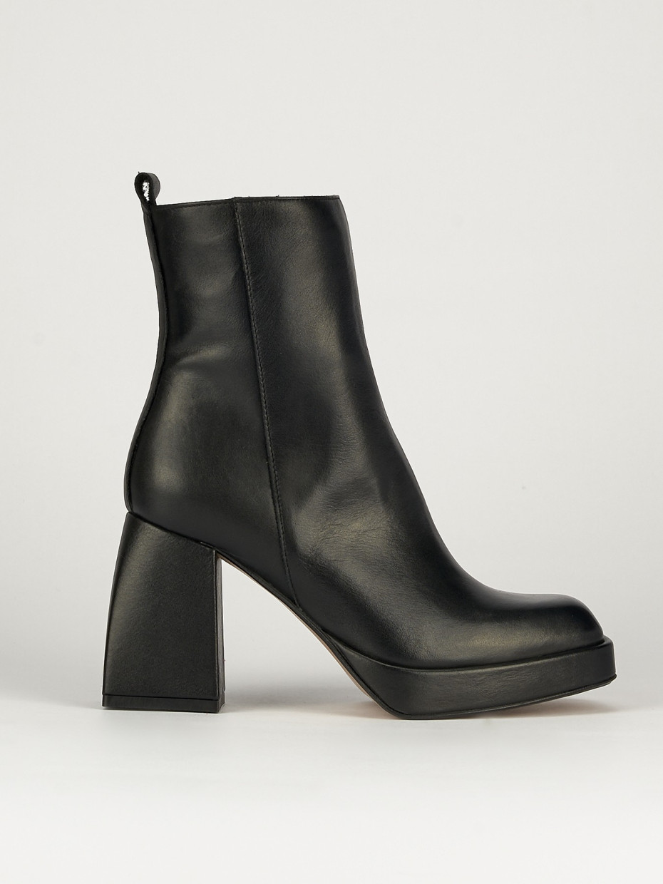 High heel ankle boots heel 8 cm black leather