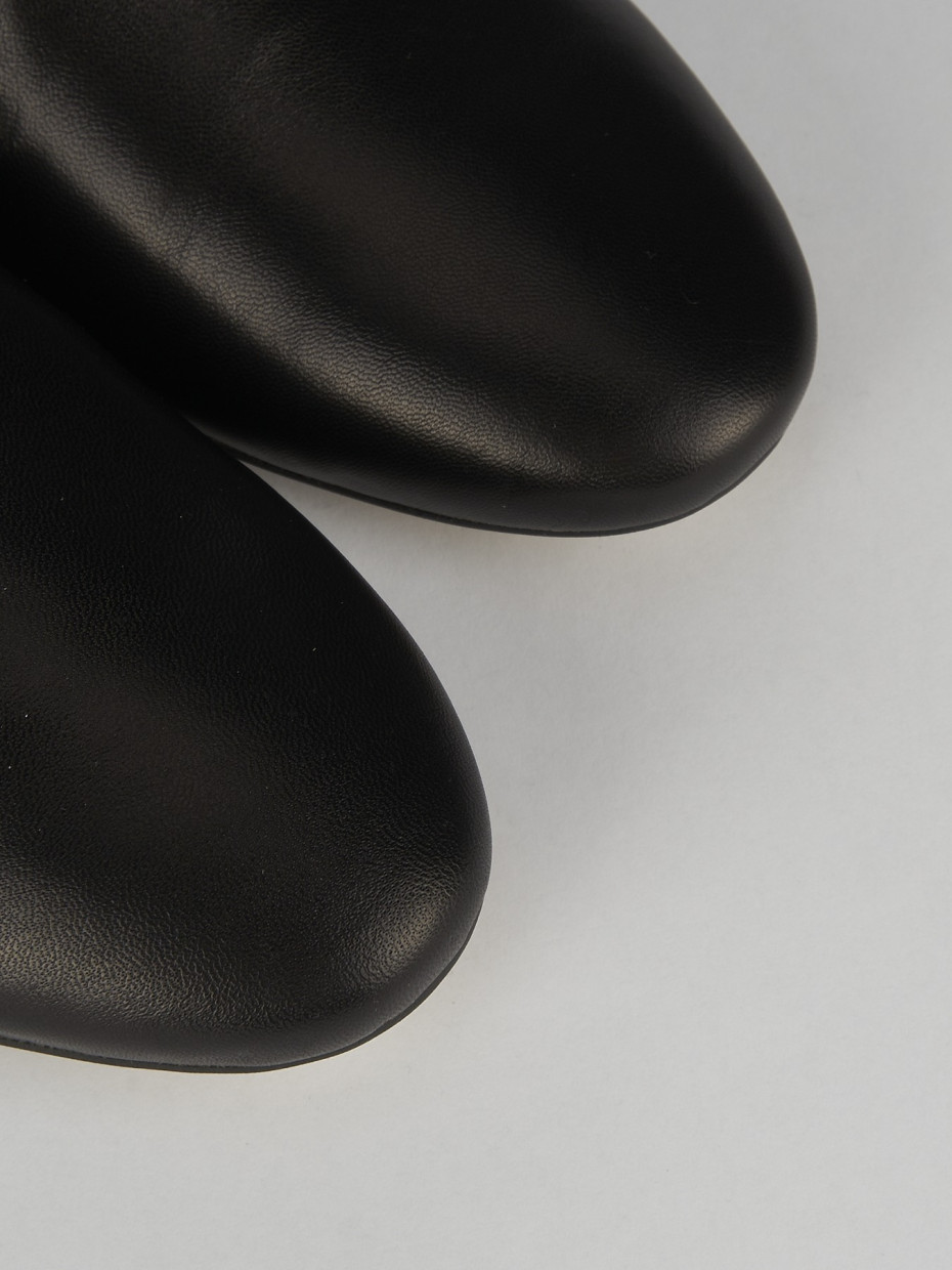 Flat shoes heel 1 cm black leather