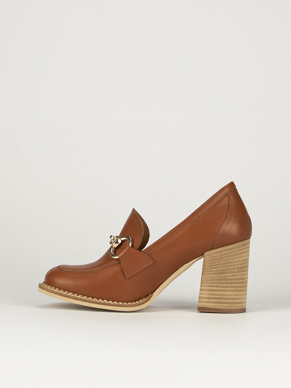 Mocassino tacco 7 cm marrone pelle