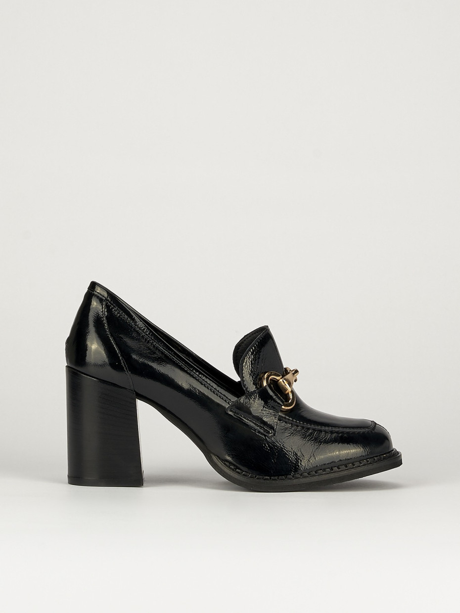 Loafers heel 8 cm black varnish